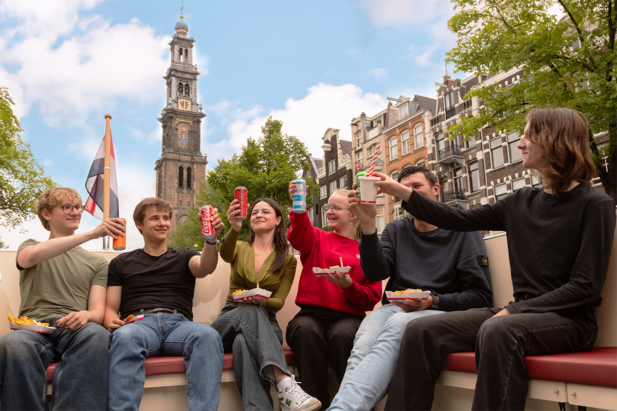 Rondvaart op de grachten in Amsterdam met FEBO-snacks