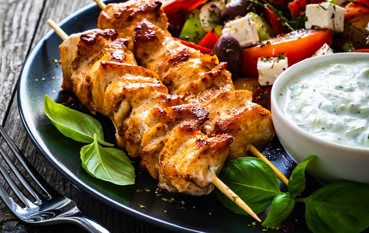 Griekse schotel naar keuze bij Restaurant Rhodos