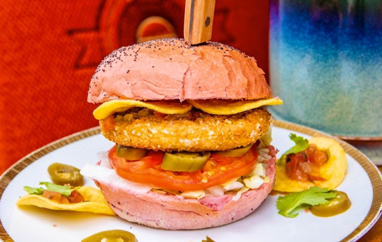 Hamburger of Boneless Ribs + friet bij Pistache Streetfood Bar