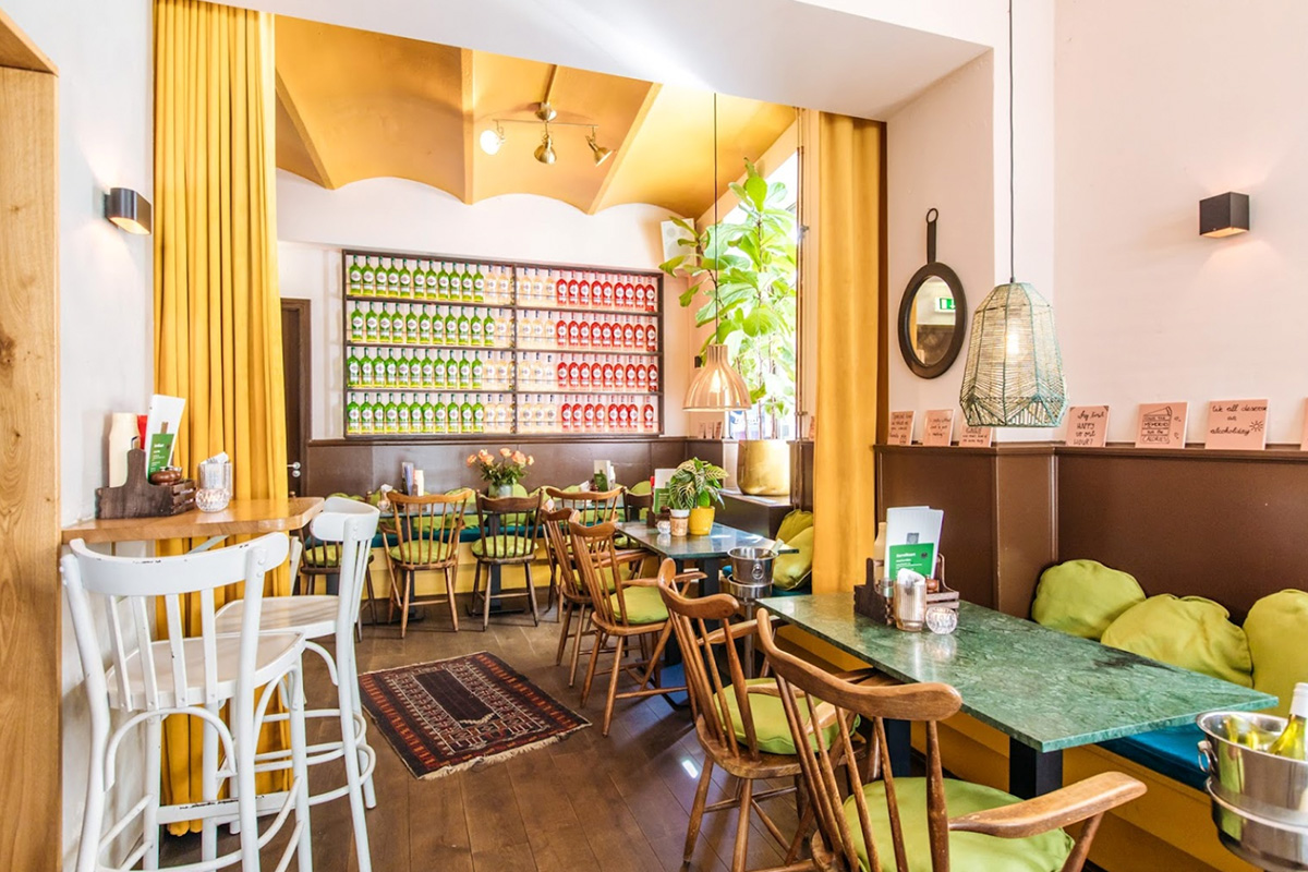 Hamburger of Boneless Ribs + friet bij Pistache Streetfood Bar