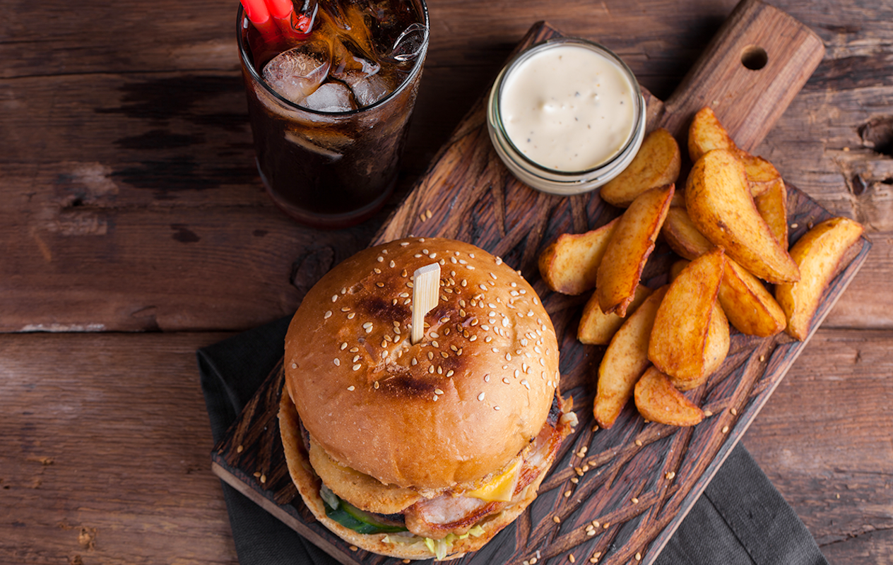 Hamburgermenu incl. friet en drankje bij Tasty's