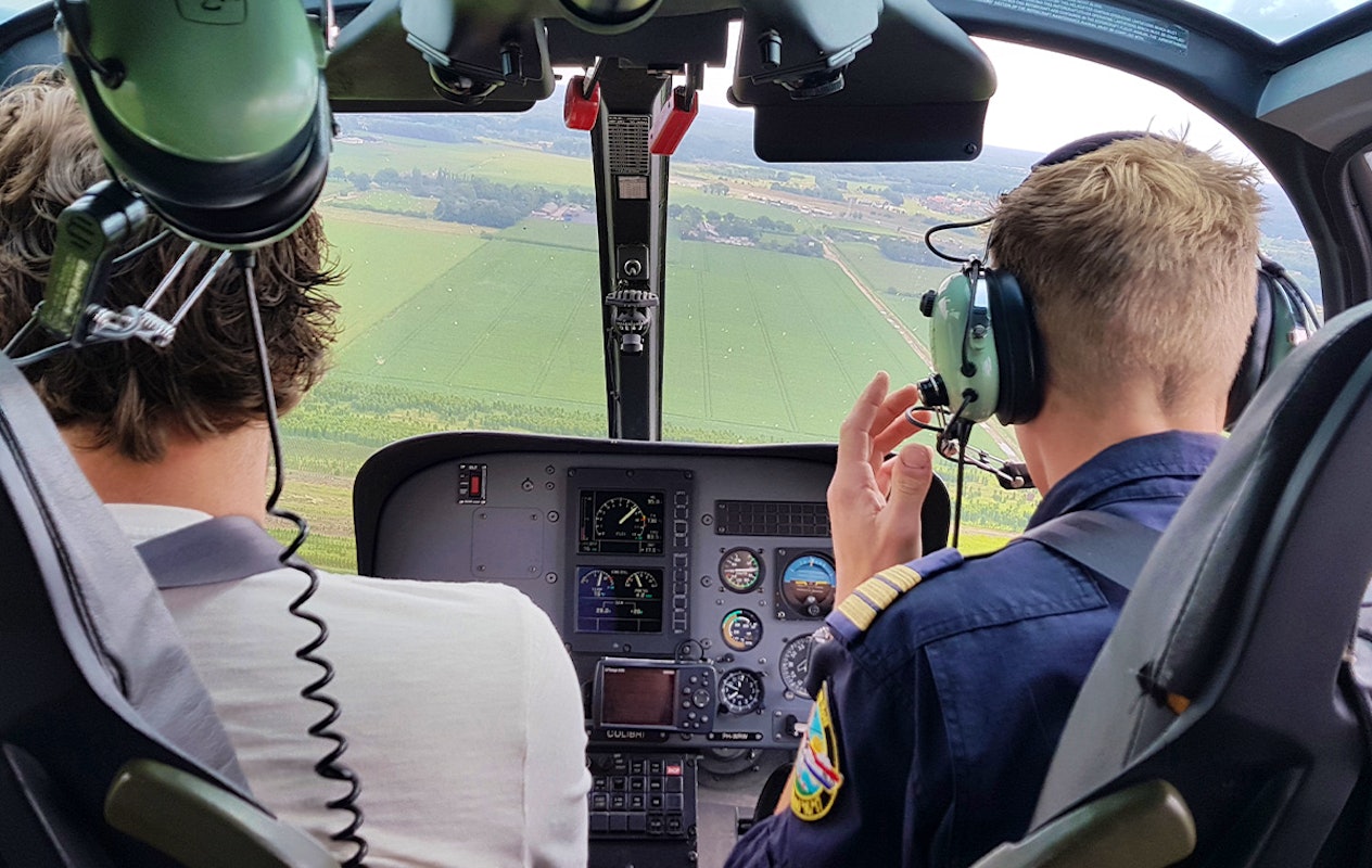 Helikoptervlucht boven Nederland of België