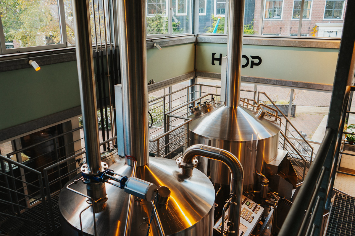 High beer of high wine + borrelplank bij Brouwerij HOOP