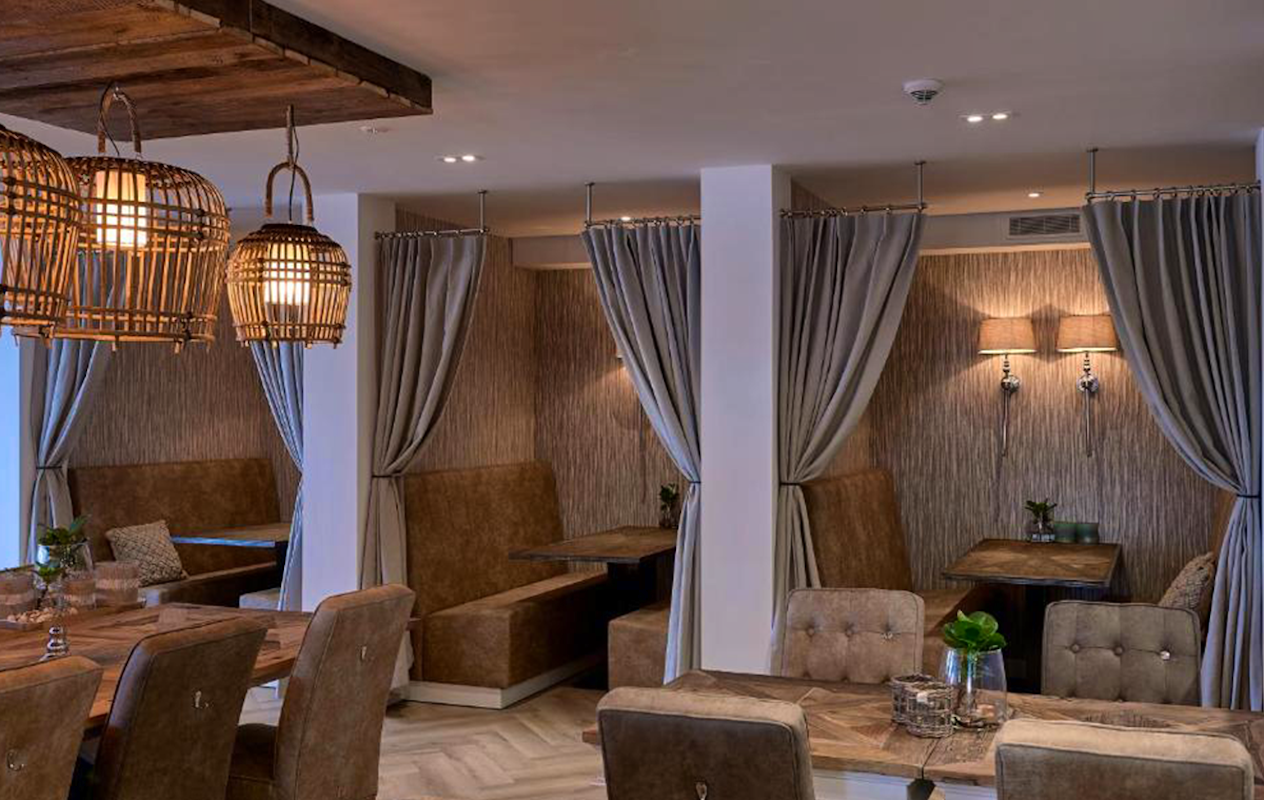 High tea met bubbels + dessert bij Gewoon Lekker