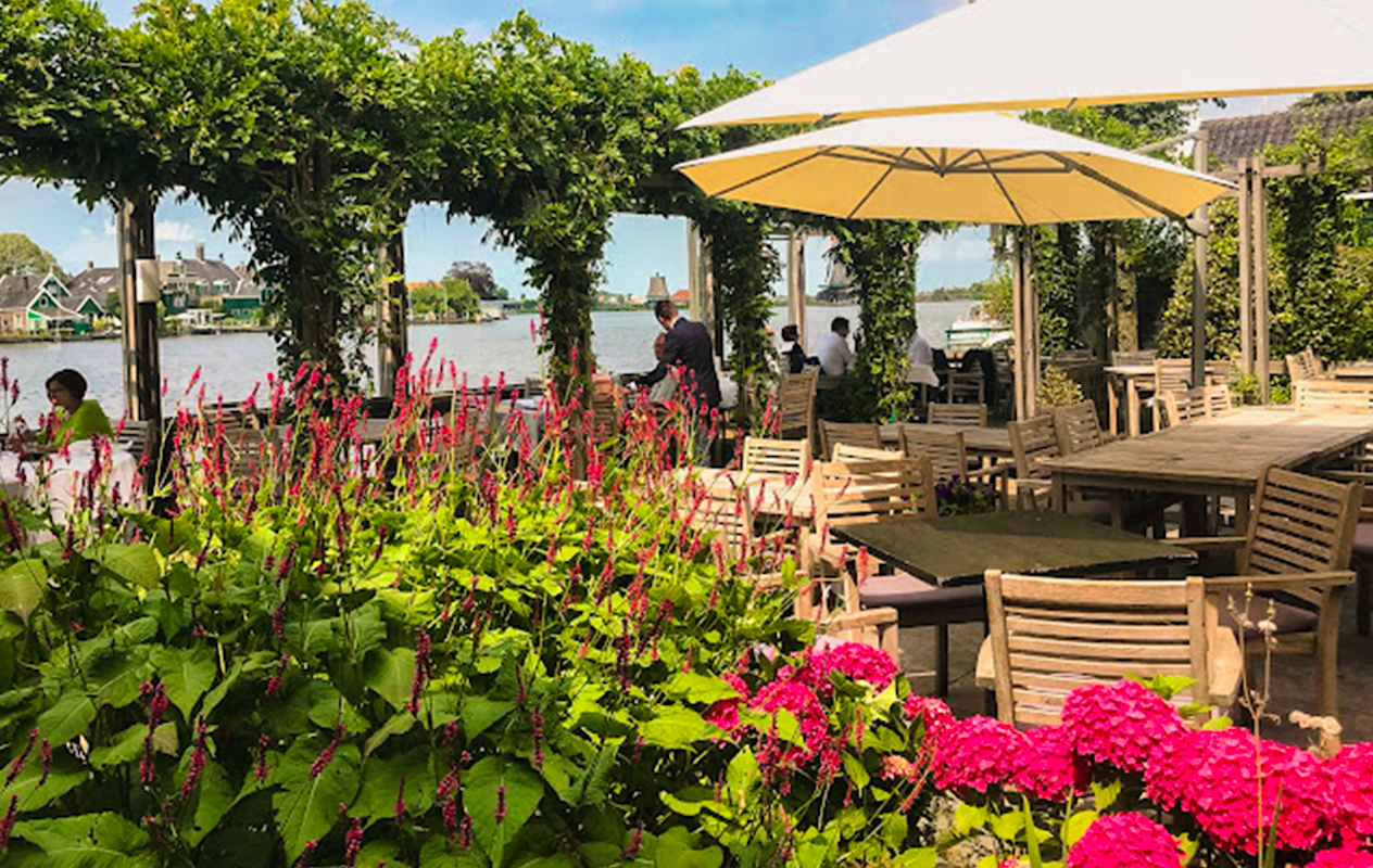 High tea bij d'Swarte Walvis op de Zaanse Schans