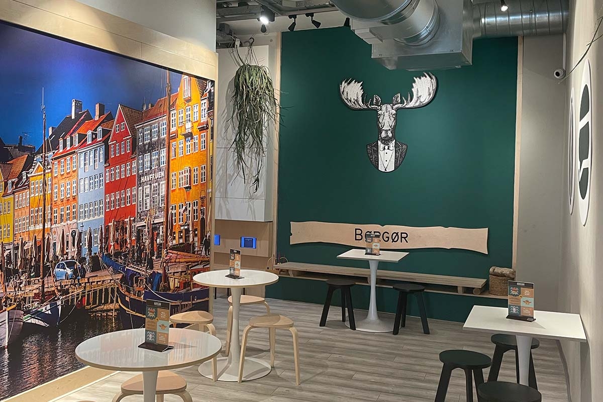 Hotdog of burger menu + friet + milkshake of warme drank bij BØRGØR 