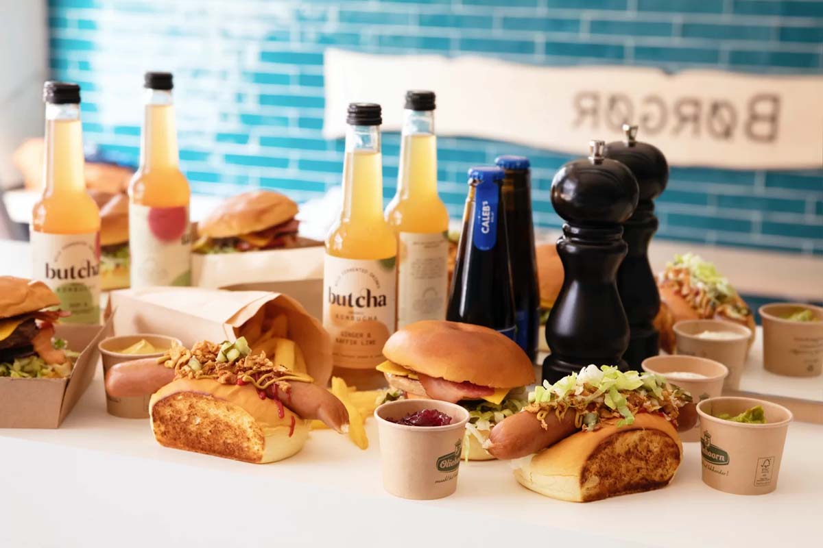 Hotdog of burger menu + friet + milkshake of warme drank bij BØRGØR 