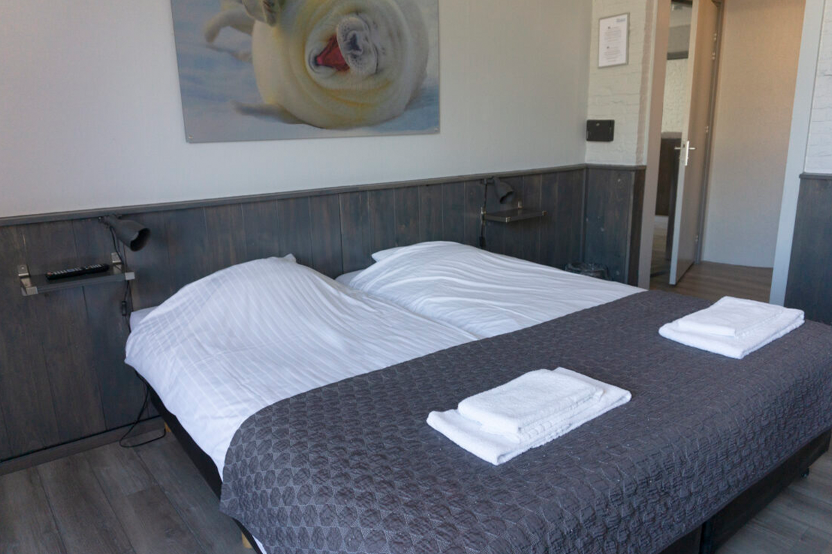 Overnachting + ontbijt bij Hotel Waddengenot (2 personen)