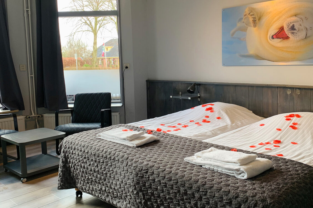 Overnachting + ontbijt bij Hotel Waddengenot (2 personen)