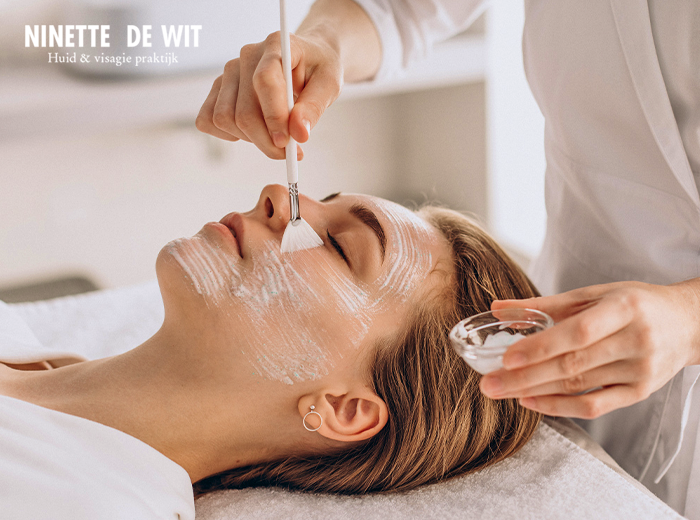 Huidanalyse peeling bij Schoonheidsspecialist Ninette de Wit