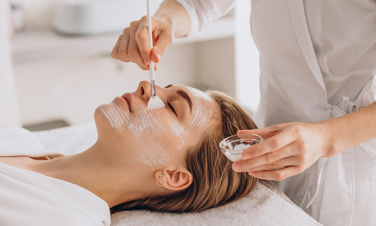 Huidanalyse + peeling bij Schoonheidsspecialist Ninette de Wit