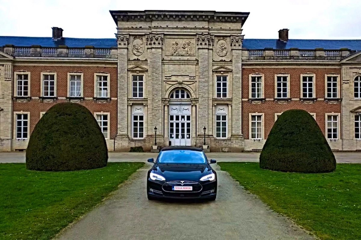 Huur 1 dag een Tesla S75 via Tesla Rental