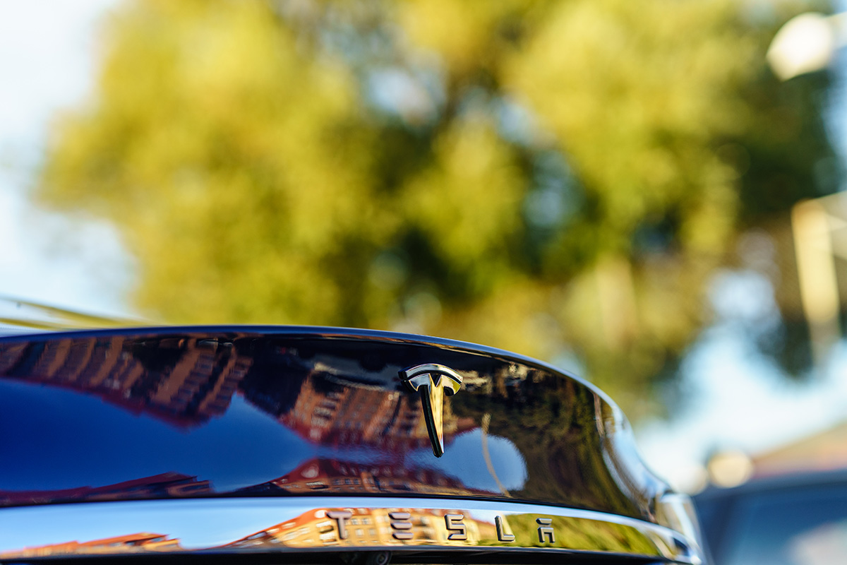 Huur 1 dag een Tesla S75 via Tesla Rental