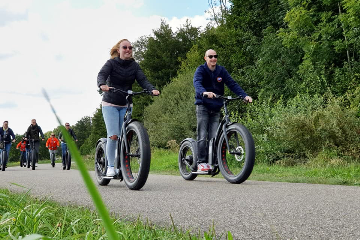 Huur 2 uur een Fat Max E-step bij Nika Actief