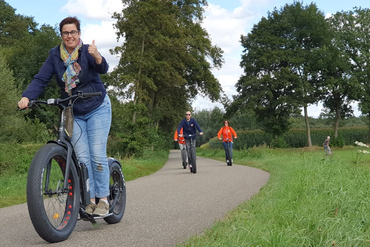 Huur 2 uur een Fat Max E-step bij Nika Actief