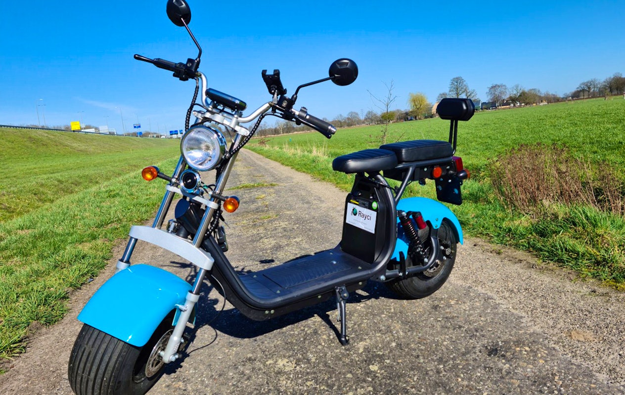 Huur 1, 2 of 3 uur een E-chopper van Rayci in de Veluwe