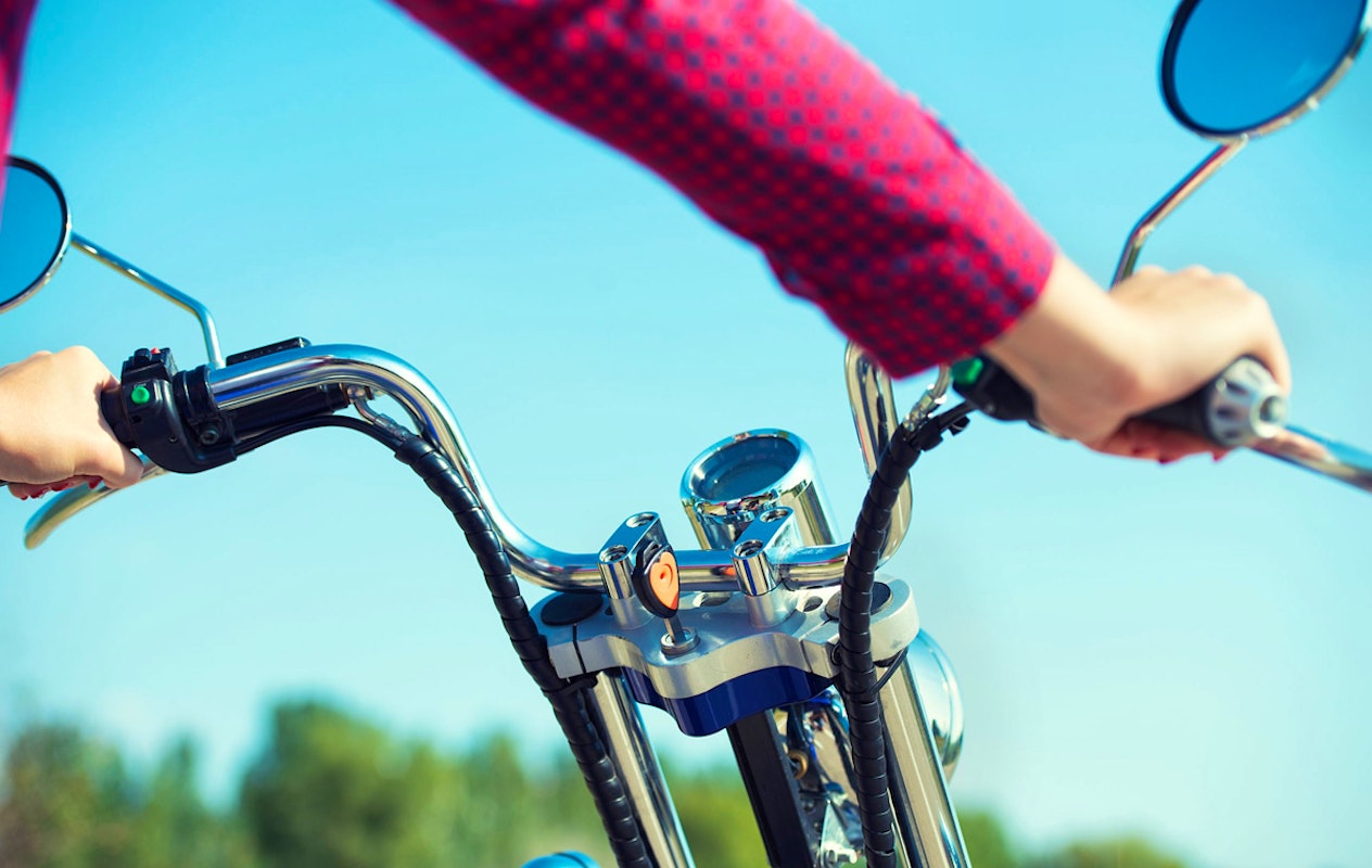 Huur 1, 2 of 3 uur een E-chopper van Rayci in de Veluwe