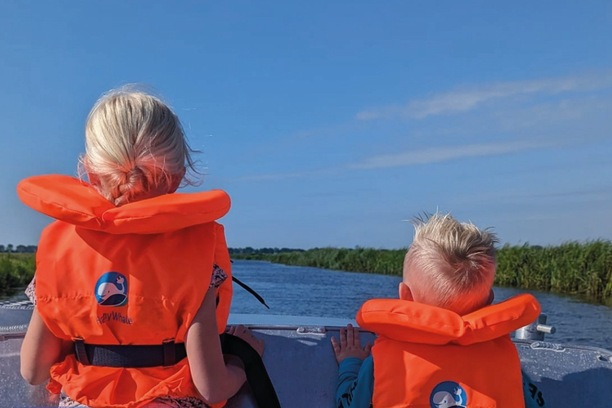 Huur een elektrische sloep van HappyWhale (keuze uit 18 locaties)