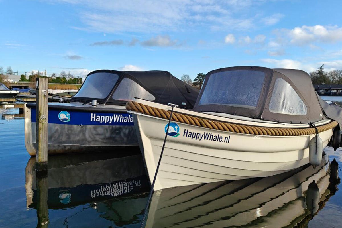 Huur een elektrische sloep van HappyWhale (keuze uit 18 locaties)