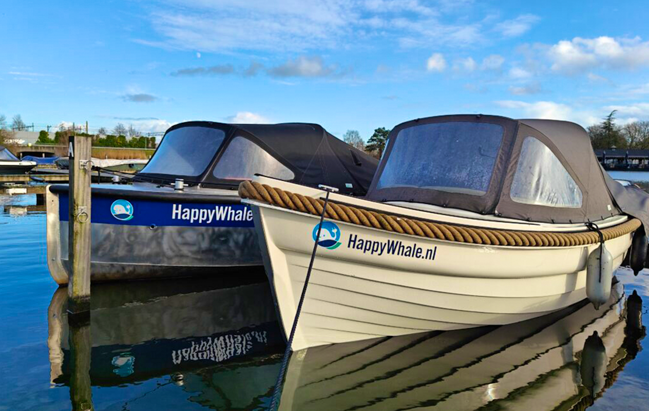 Huur een elektrische sloep van HappyWhale (keuze uit 18 locaties)