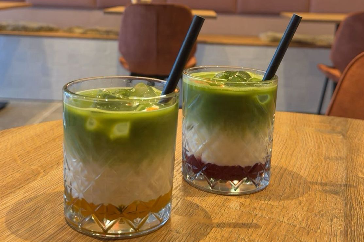 Ijskoffie of (iced) matcha latte