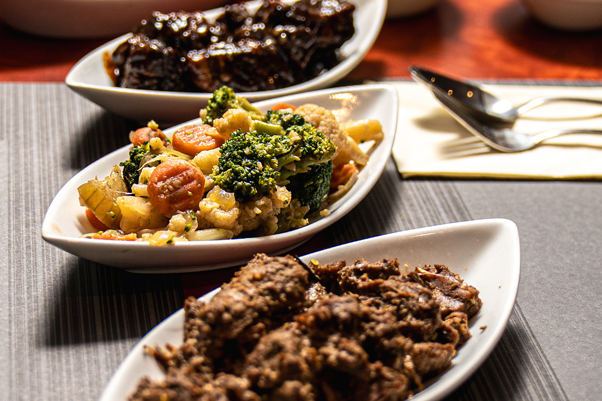 Rijsstafel voor afhaal of dine-in bij Tri Tunggal Brasserie Veghel