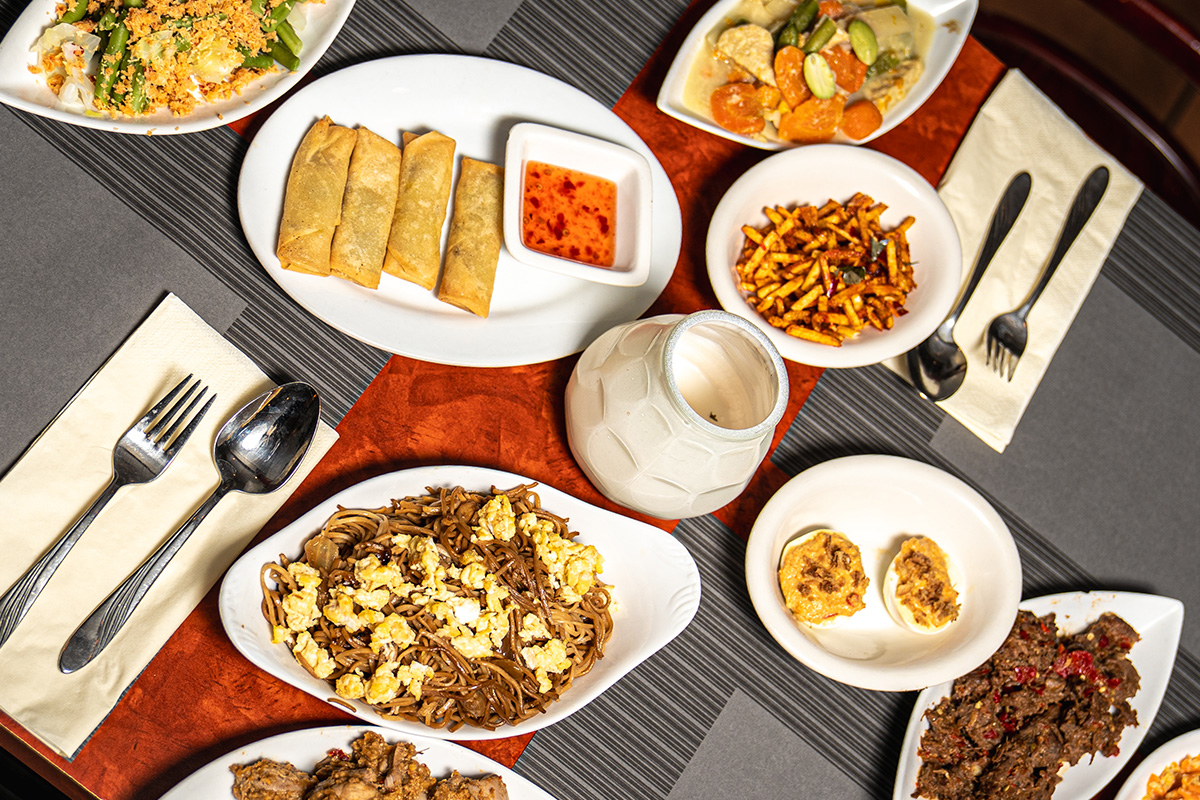 Rijsstafel voor afhaal of dine-in bij Tri Tunggal Brasserie Veghel