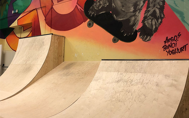 Entree voor het nieuwe indoor skatepark Het GroenOord Work & Play! 