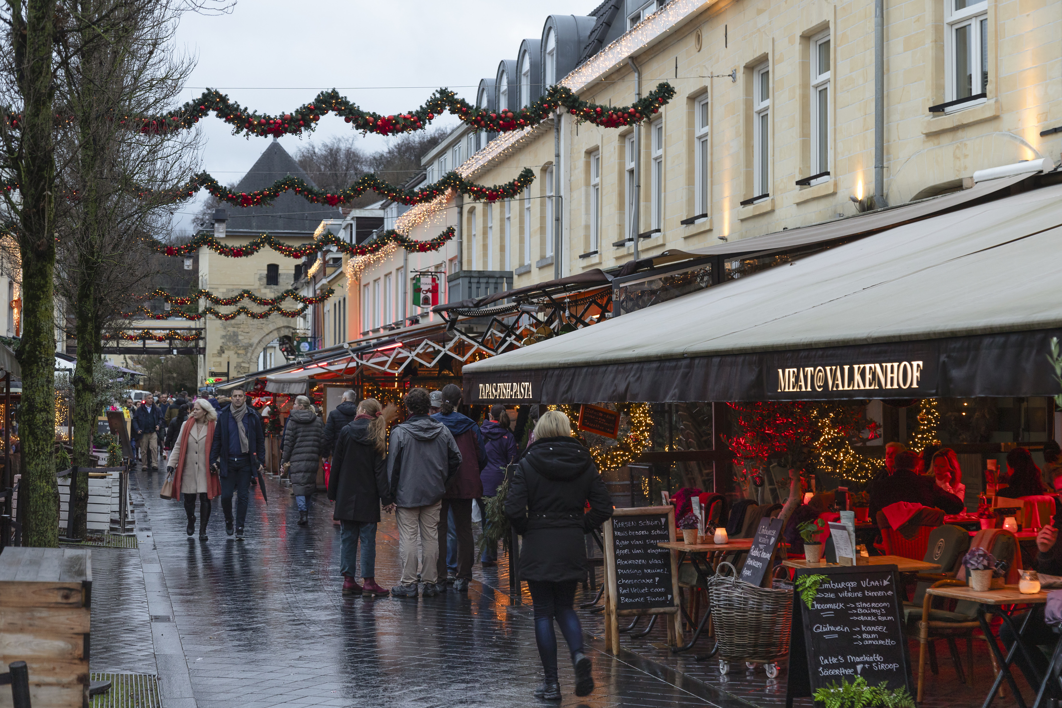 Valkenburg in Kerstsfeer: Grotten, parade en bourgondisch genieten