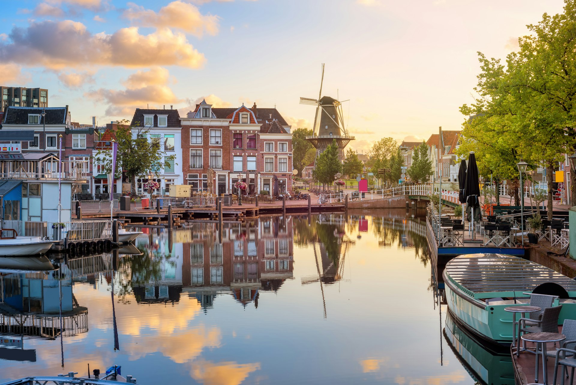 Leiden bezoeken? Bekijk de mooiste plekken van Burcht tot Lakenhal