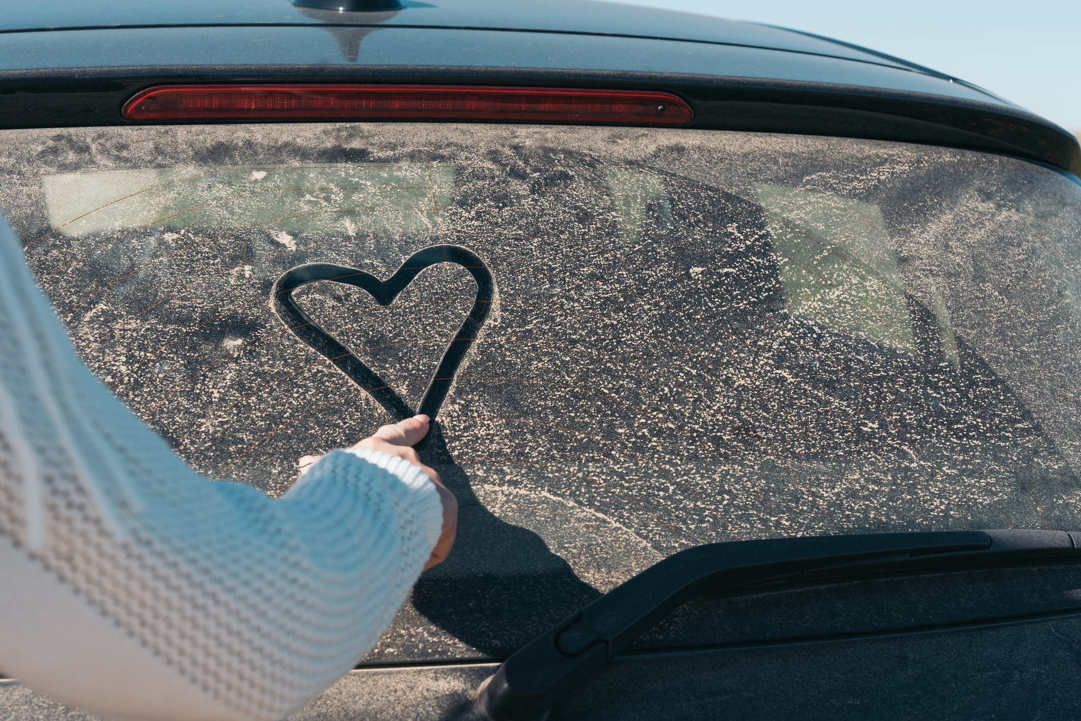 Zo maak je je auto moeiteloos schoon van hardnekkig Sahara-zand!