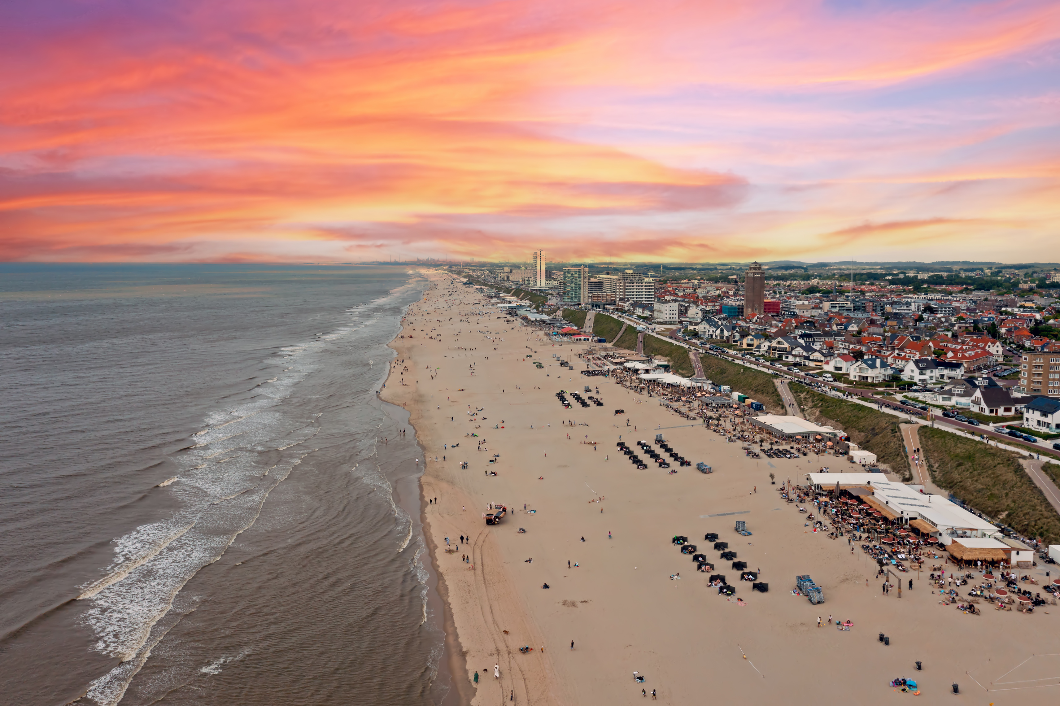 Golf van Kortingen in Zandvoort: geniet voordelig van strand, shops & fun!