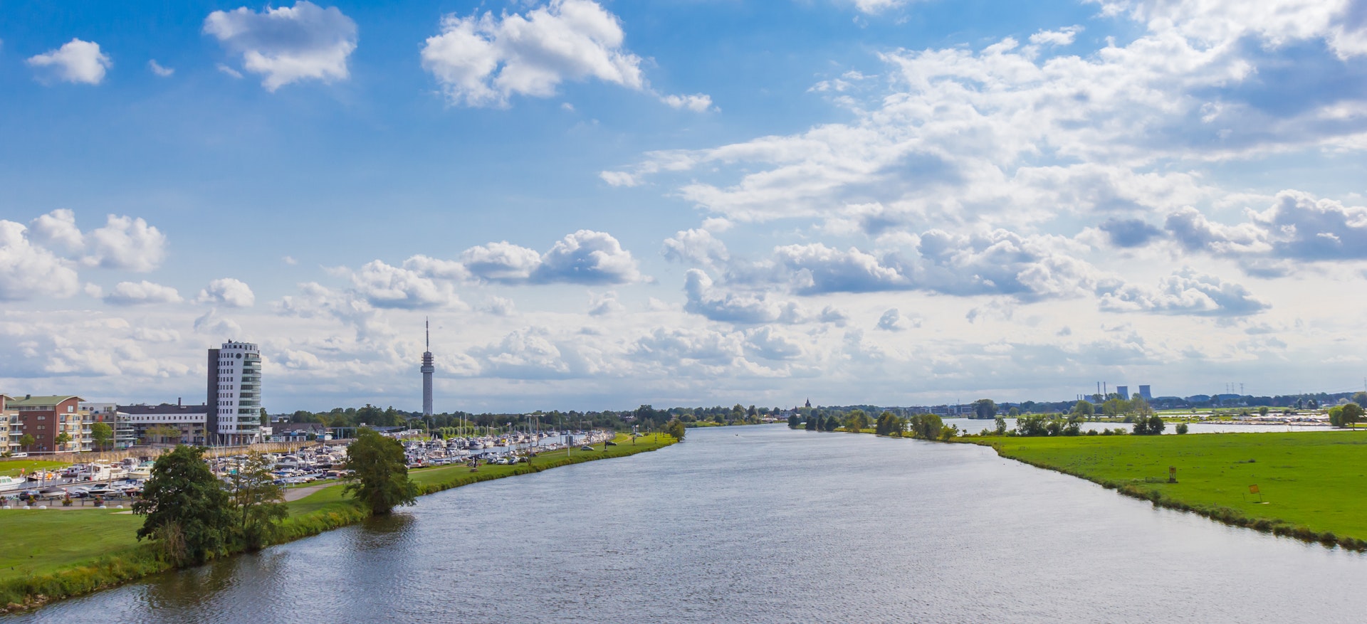 Boottochten over de Maas: Beleef Nederland vanaf het water