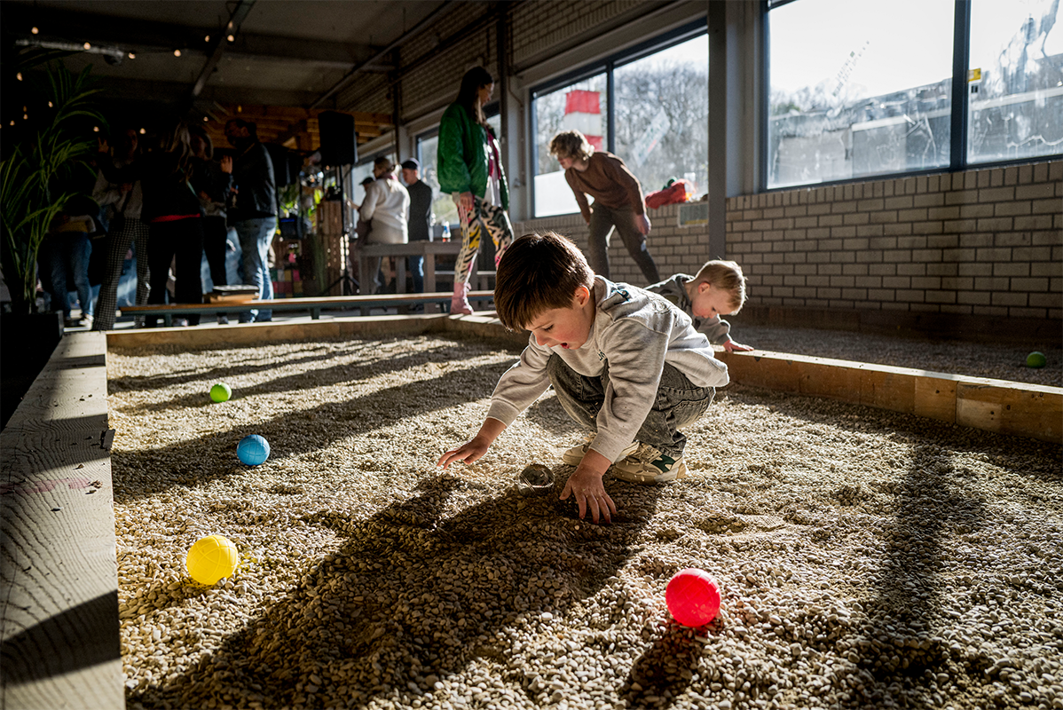 Jeu de boules + hamburger, friet & drankje bij Het Laadperron (4 personen)