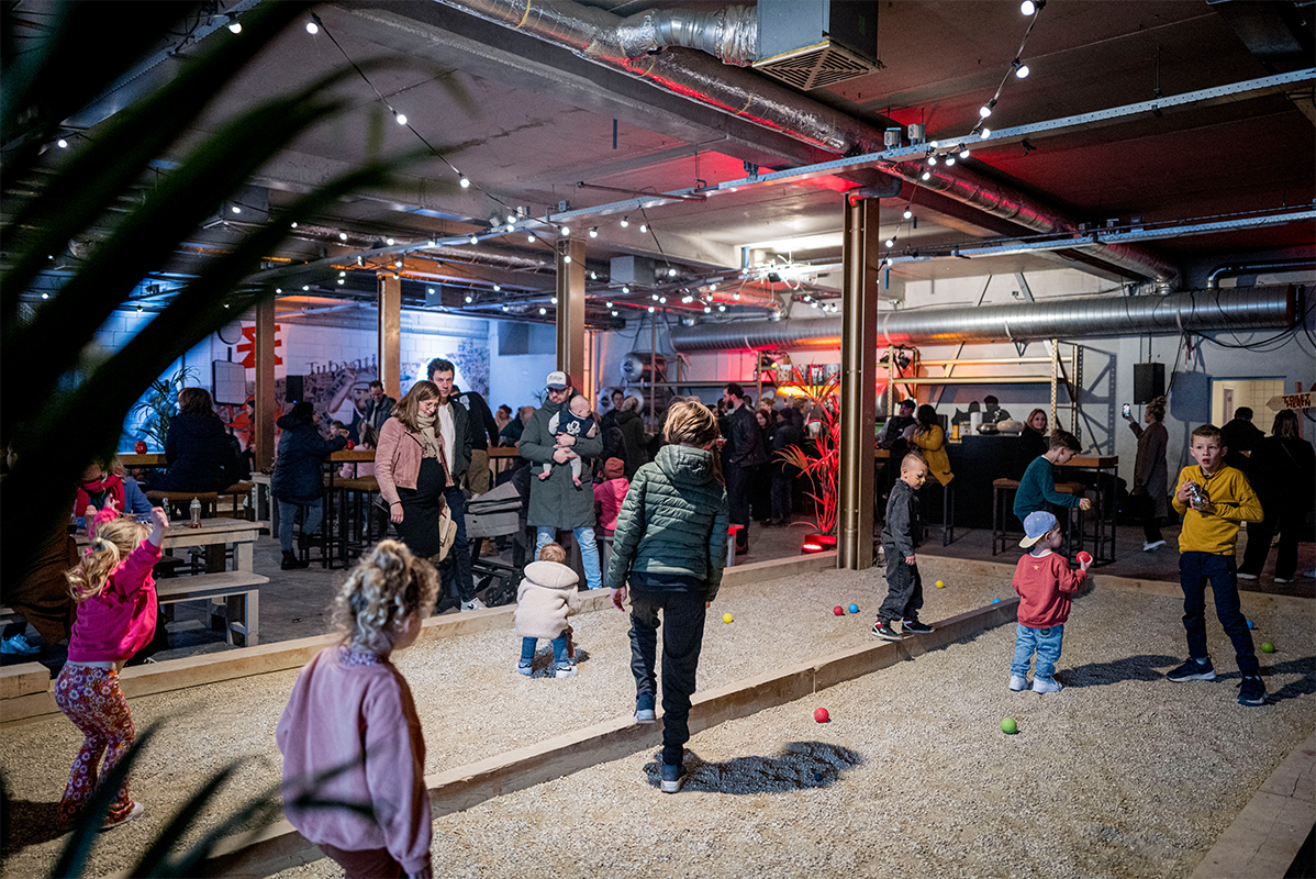 Jeu de boules + hamburger, friet & drankje bij Het Laadperron (4 personen)