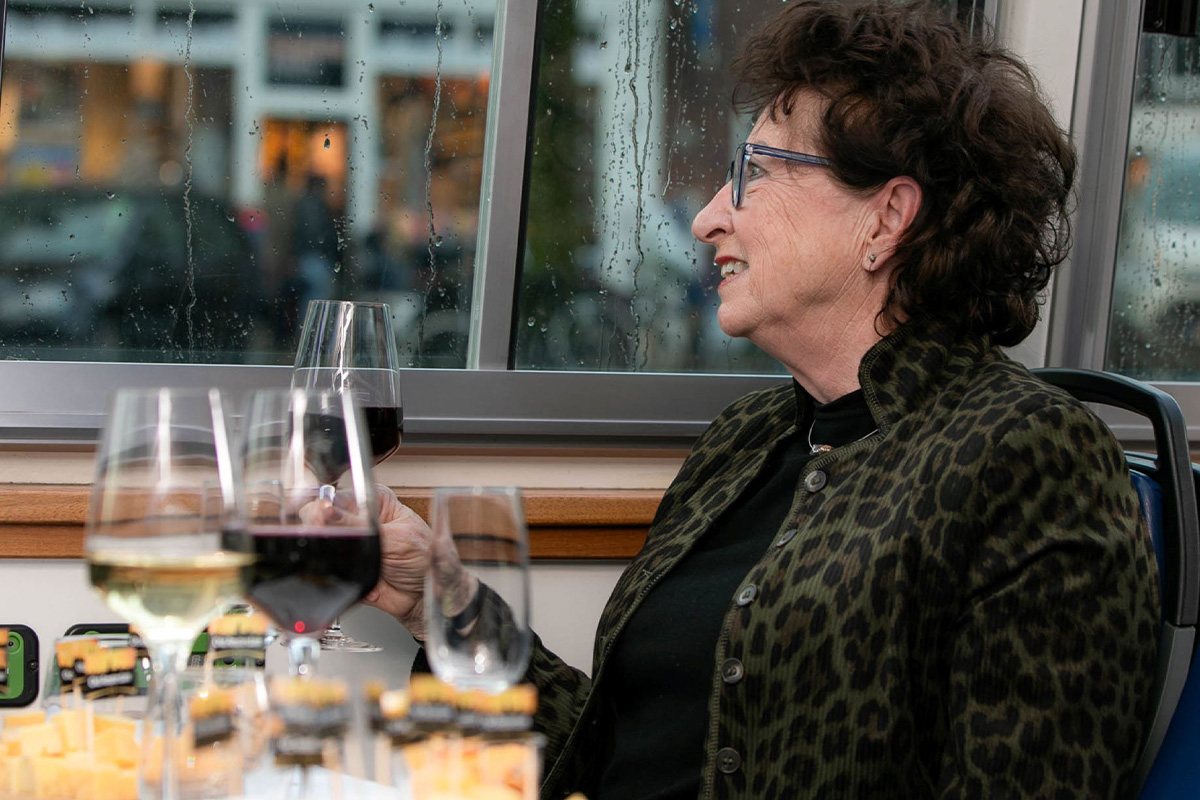 Avondrondvaart door Haarlem met een kaas- en wijnproeverij