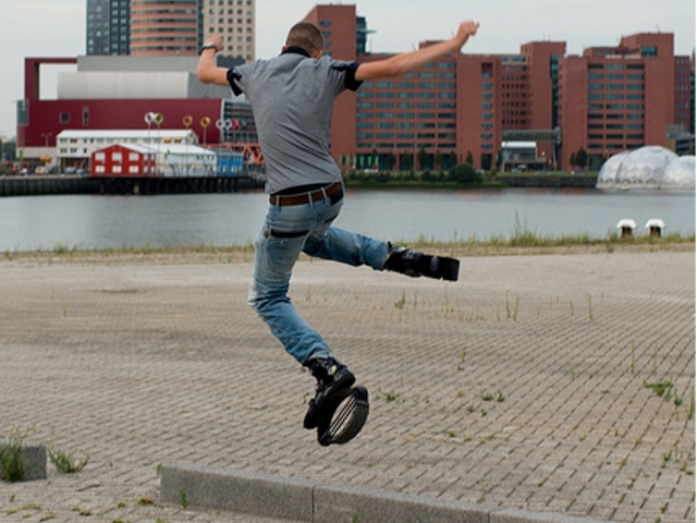 Kangoo jumpen door Rotterdam