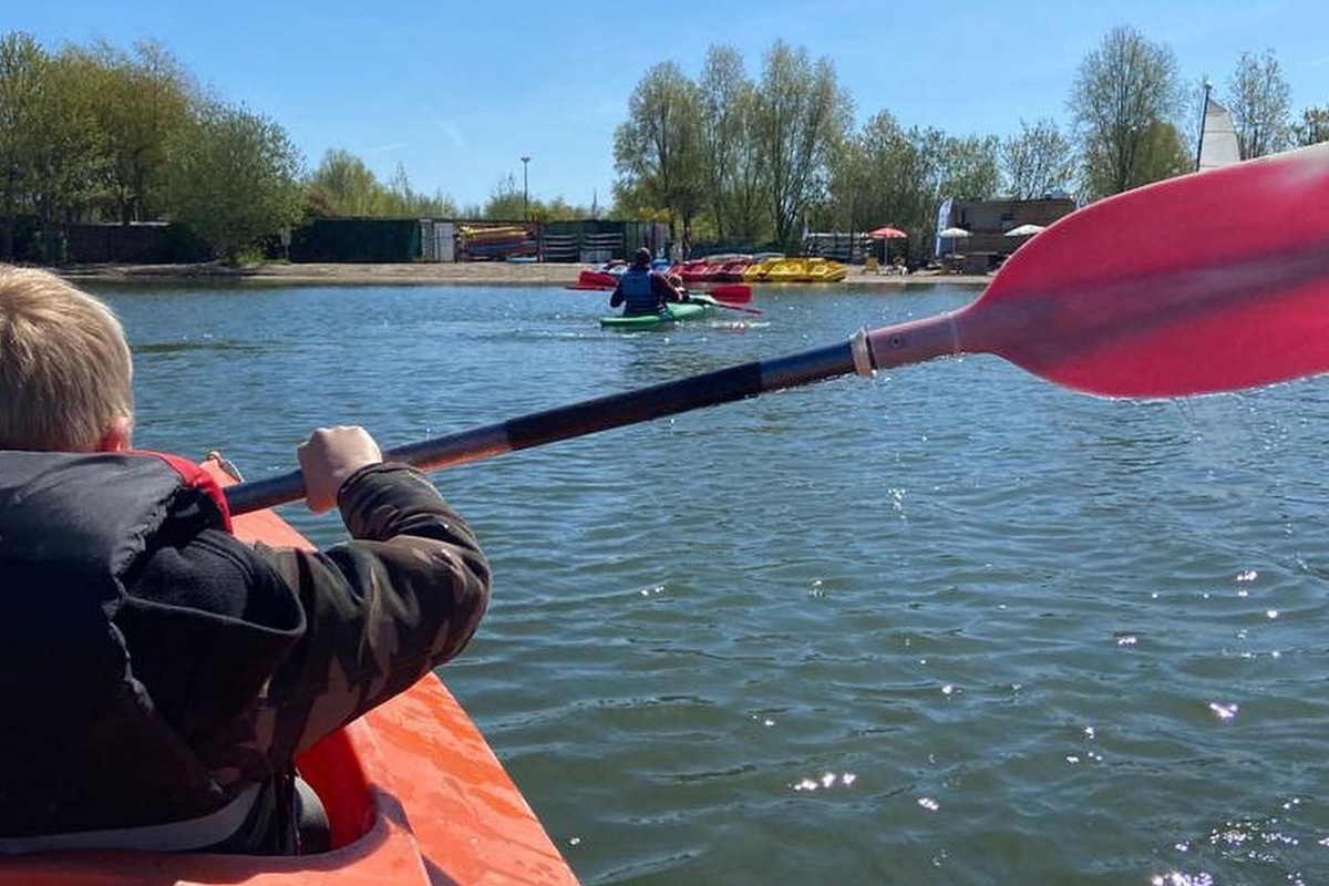 Kanoën of waterfietsen bij Toms Beach & Surf