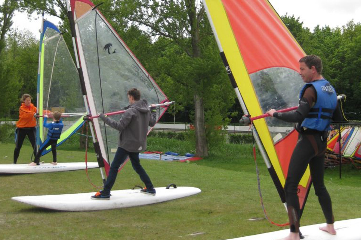 Windsurfen of suppen bij Toms Beach & Surf