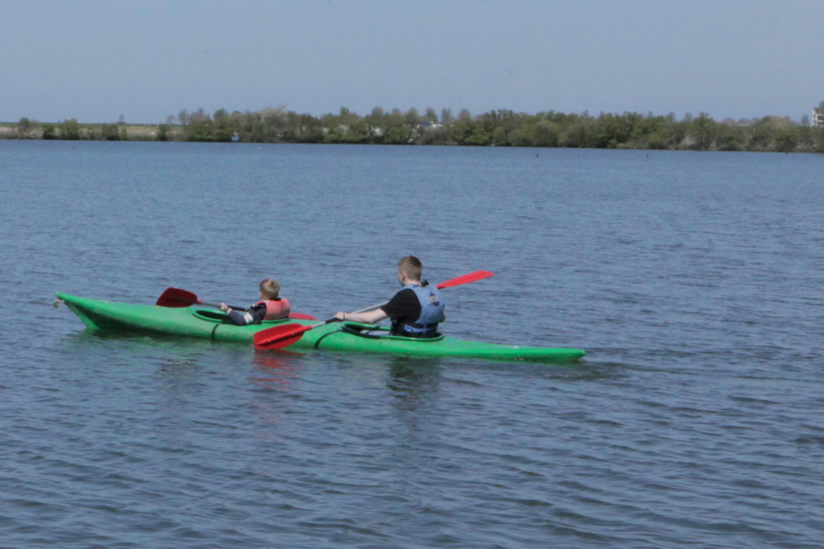 Kanoën of waterfietsen bij Toms Beach & Surf
