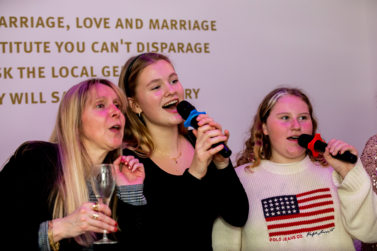 Karaoke bij The House of Fun