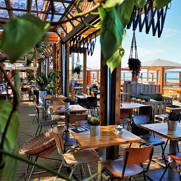 Borrelplank naar keuze bij Beachclub Solbeach in Scheveningen