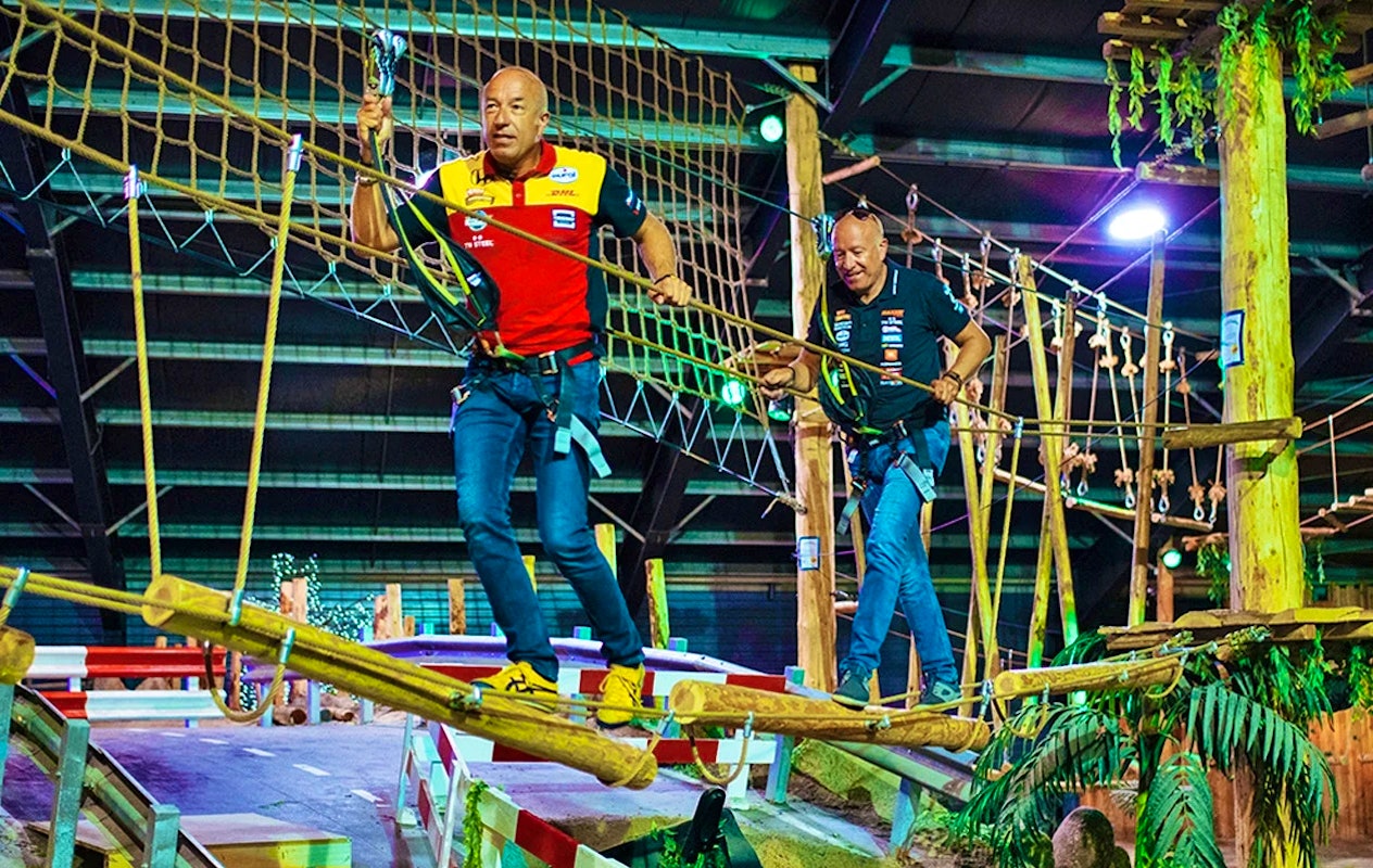 1,5 uur klimmen in het Coronel Adventure Indoor Klimbos