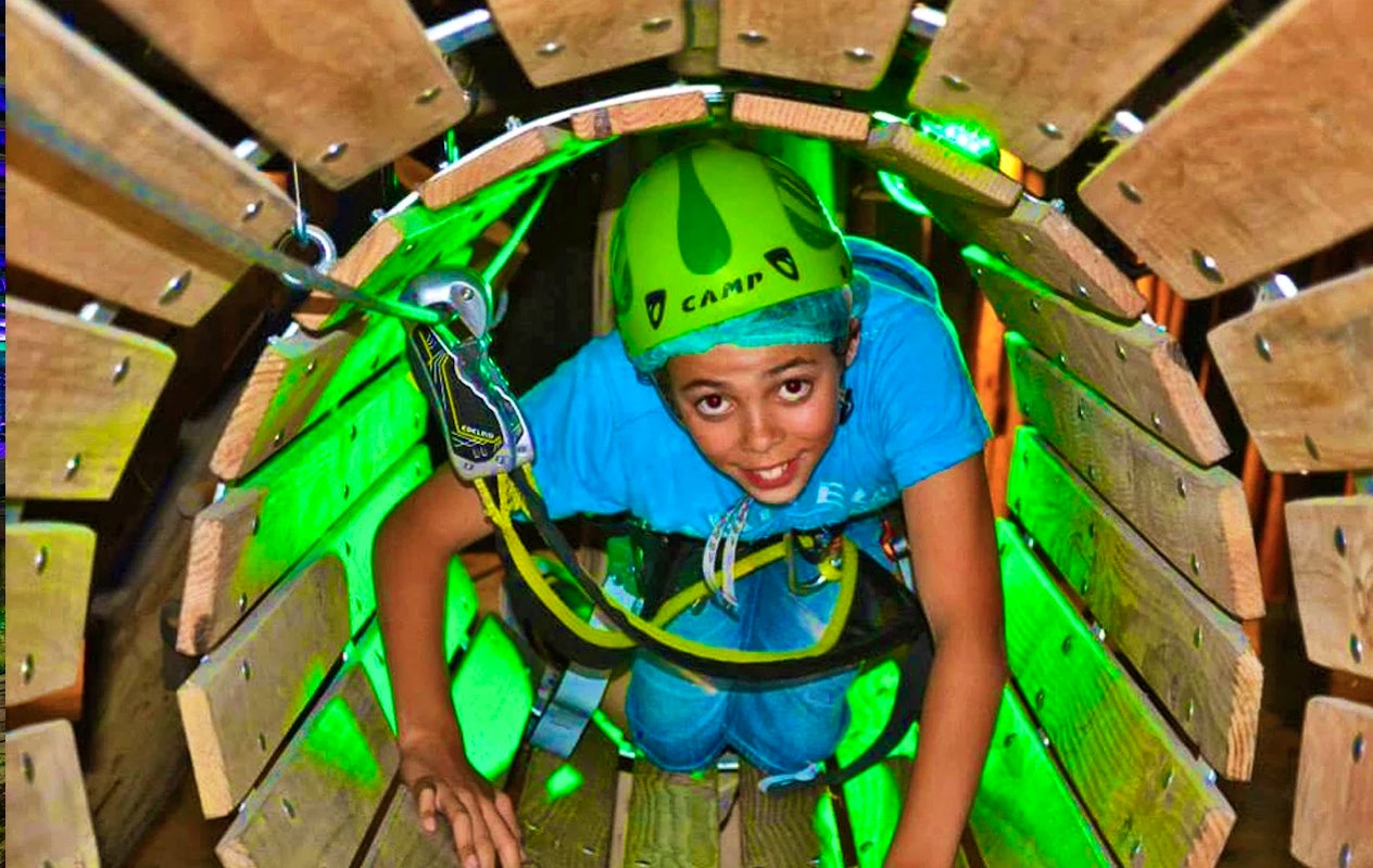 1,5 uur klimmen in het Coronel Adventure Indoor Klimbos