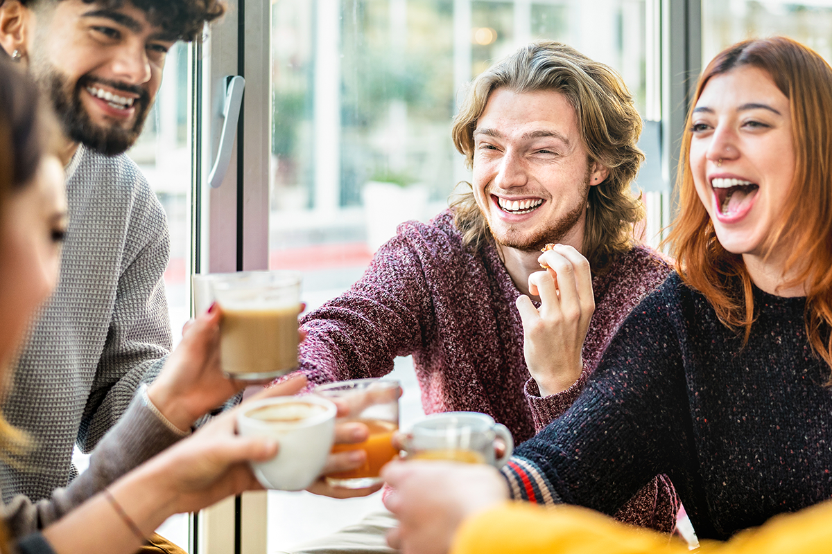Koffie/thee + appeltaart bij Dorpshuis de Dregt