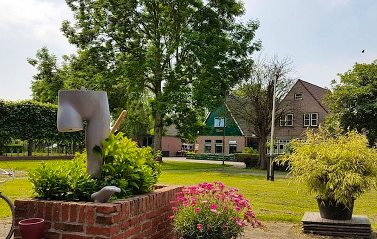 Koffie/thee + appeltaart bij Dorpshuis de Dregt