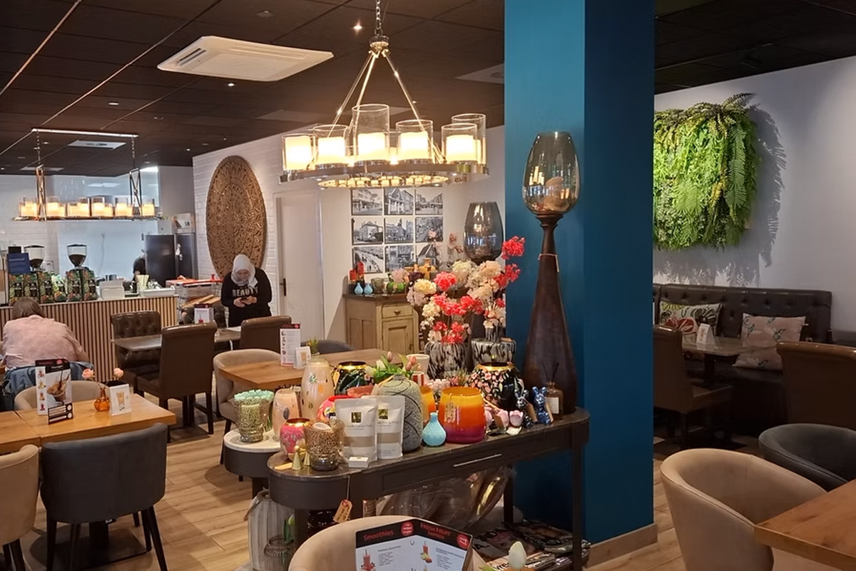 Lunch to go bij D-Break: Broodje + smoothie