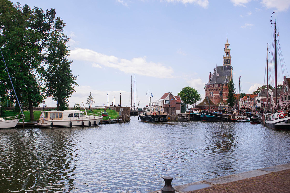 Koffie of thee naar keuze + appeltaart bij De Kade