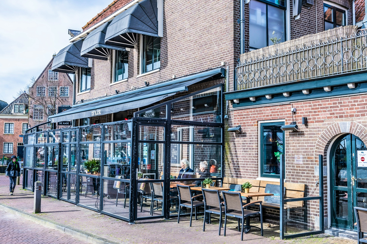 Koffie of thee naar keuze + appeltaart bij De Kade