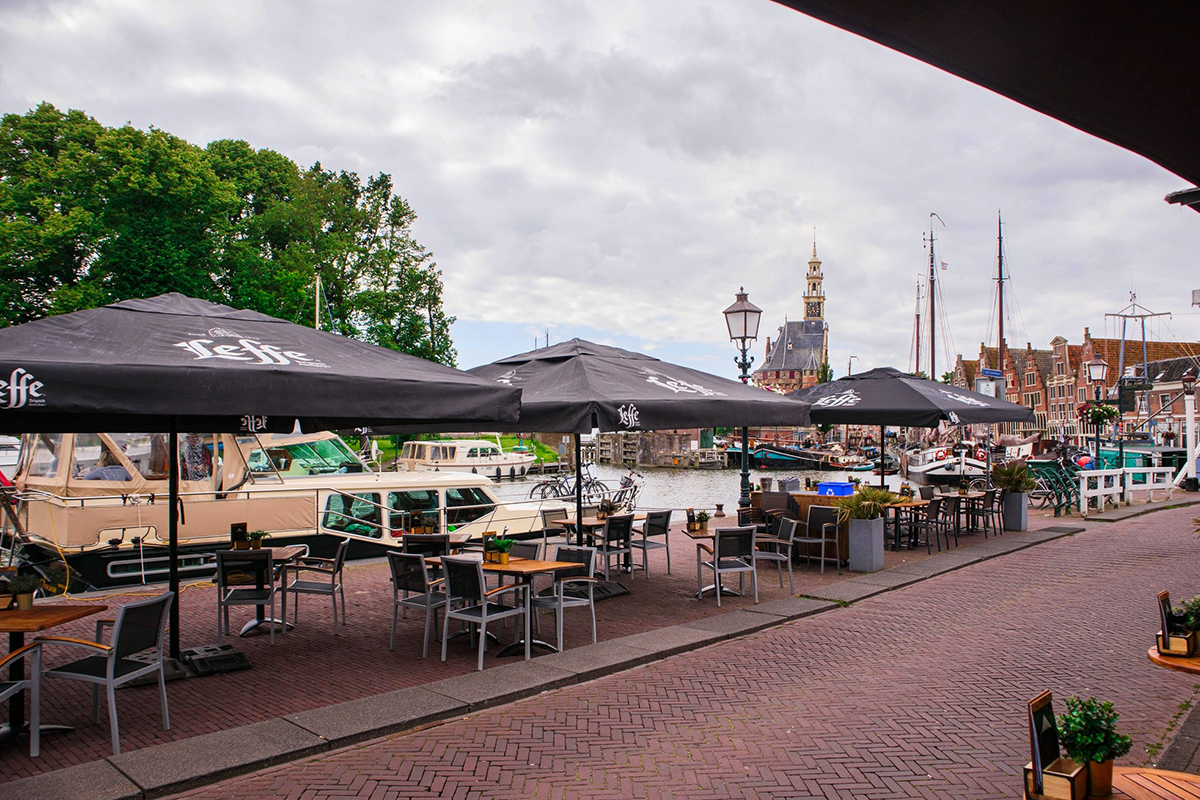 Koffie of thee naar keuze + appeltaart bij De Kade